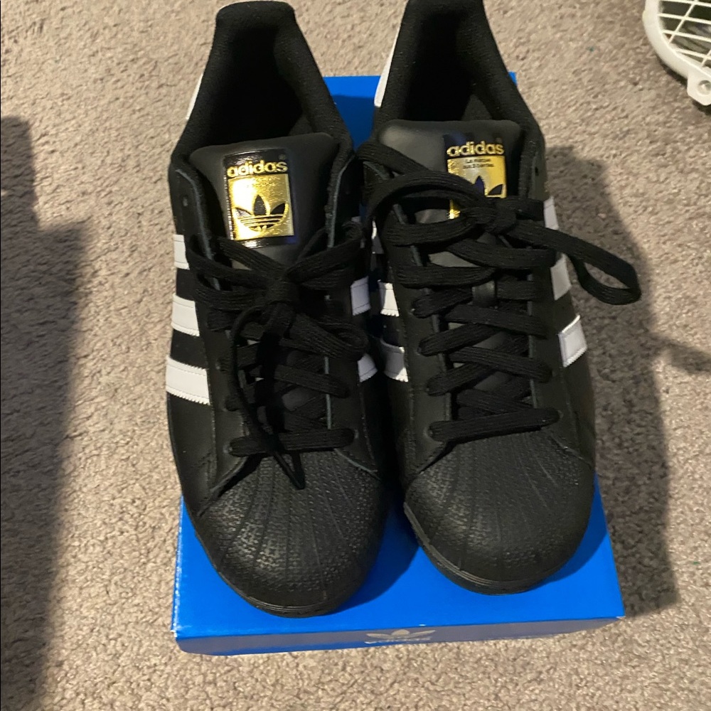 Men’s superstar adidas size8